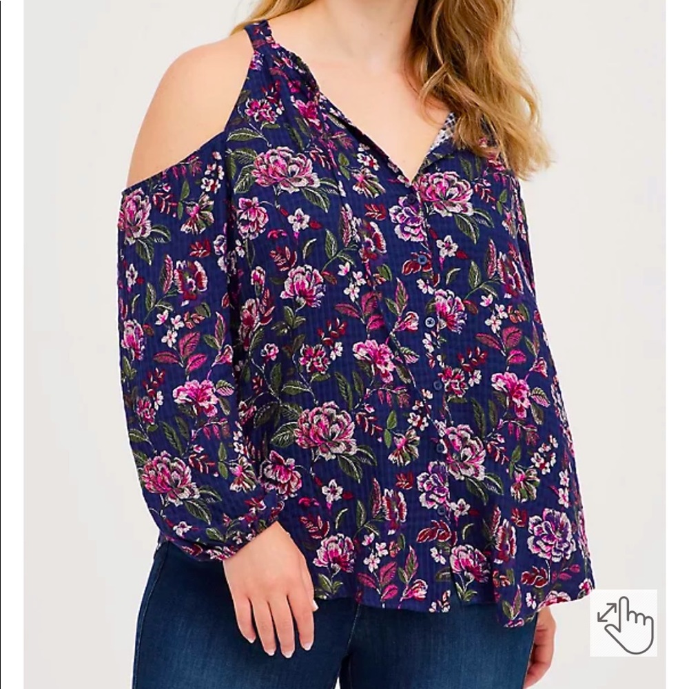 NWT TORRID Cold Shoulder Blouse / Size 3X / Navy Crinkle Gauze Floral